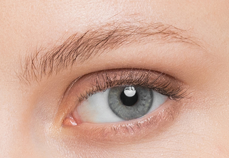 Close-up of an eye with short eyelashes