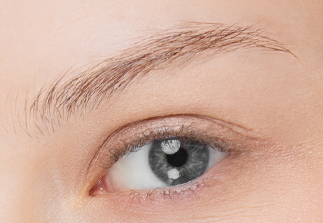 Close-up of an eye with short eyelashes