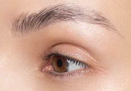 Close-up of an eye with short eyelashes