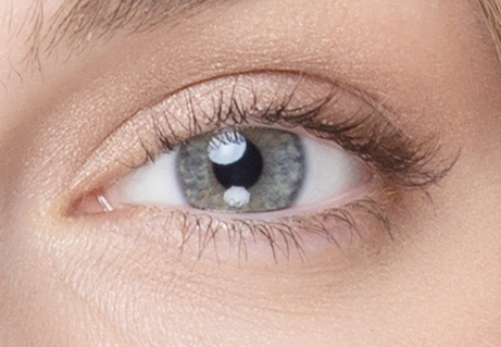 Close-up of an eye with short eyelashes